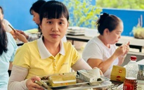 Tiền ăn giữa ca: Tính thuế và đóng BHXH thế nào cho đúng?