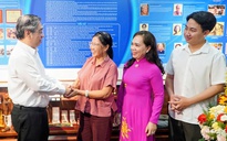 Lãnh đạo TP HCM thăm gia đình cố kiến trúc sư Huỳnh Tấn Phát và cố bác sĩ Phùng Văn Cung