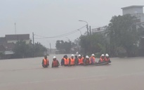 Đắk Lắk đề nghị hỗ trợ trực thăng, ca nô công suất lớn ứng cứu người dân