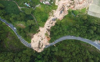 Cận cảnh đáng sợ khi đèo Mimosa bị sạt lở "cắt" đứt đôi