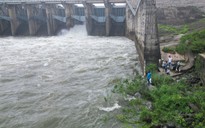 Từ 13 giờ hôm nay, thủy điện lớn nhất miền Nam tiếp tục tăng lưu lượng xả lũ xuống vùng hạ du