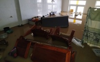 Tâm lũ Nha Trang tan hoang, nhiều người dân phá mái nhà thoát thân