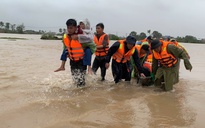 Tổng lực cứu dân vùng mưa, lũ