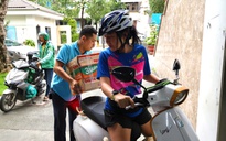 Hình ảnh đầy ắp tình người của người dân TPHCM gửi bà con vùng lũ trong sáng 22-11