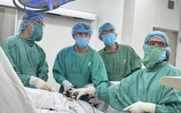 Đau lưng kéo dài, người đàn ông phát hiện 2 loại ung thư