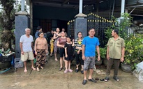 MIỀN TRUNG CẦN LẮM NHỮNG TẤM LÒNG SẺ CHIA: Ấm tình người phút nguy nan