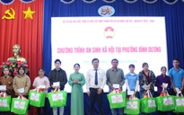 MTTQ Việt Nam TPHCM tặng nhà đại đoàn kết và trao nhiều phần quà cho công nhân, học sinh khó khăn