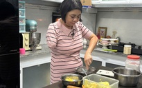 Những người vẽ lại đời mình: Tay trái viết tiếp 
niềm đam mê gian bếp