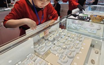 Sáng 4-11, giá vàng miếng SJC và vàng nhẫn đồng loạt lao dốc