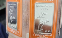 Giá bạc hôm nay 5-11 xuống thấp nhất 1 tháng, người "đu đỉnh" méo mặt