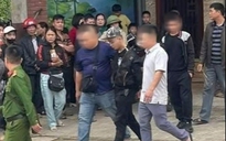 Người dân tri hô, vây bắt nam thanh niên cướp tiệm vàng