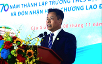 Thứ trưởng Bộ GD-ĐT Lê Quân mong các học sinh nuôi dưỡng khát vọng cống hiến