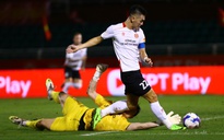 Rượt đuổi ở sân Thống Nhất, CLB Công an TP HCM suýt khiến Ninh Bình ôm hận