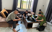 Công an triệu tập người cha xích con trong căn phòng bẩn thỉu