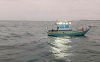 Phát hiện thi thể 1 người đàn ông trên thuyền nhỏ trôi tự do ở Phú Quý