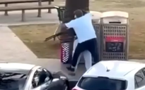 Tin thêm về người hùng tay không tước vũ khí của kẻ xả súng ở Úc