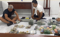 Vợ chồng chủ tiệm vàng lớn ở TPHCM "bí mật" chuyển tiền qua Campuchia