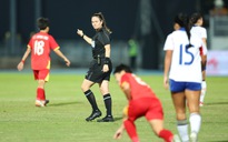 Clip: Tuyển nữ Việt Nam bị trọng tài "cướp trắng" bàn thắng hợp lệ