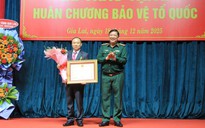 Bí thư Tỉnh ủy Gia Lai nhận Huân chương Bảo vệ Tổ quốc hạng Ba