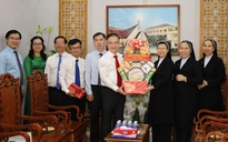 Lãnh đạo TPHCM thăm, chúc mừng Giáng sinh Dòng Mến Thánh Giá Chợ Quán