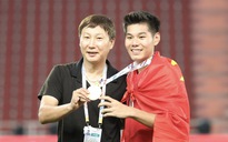 HLV Kim Sang-sik và những chia sẻ cảm xúc sau HCV SEA Games 33 - 2025