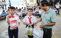 Những cuốn tập trắng yêu thương gửi đến Chương trình "Triệu tập vở cho học sinh vùng bị thiên tai"