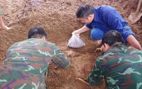 Phát hiện 4 hài cốt liệt sĩ cùng nhiều di vật trong vườn của một hộ gia đình ở Quảng Trị 