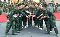 Chạy việt dã ở trung tâm thành phố, chào mừng ngày thành lập Quân đội nhân dân Việt Nam