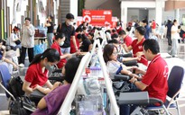 Nguồn máu dự trữ cứu người giảm, hàng trăm người tham gia hiến máu