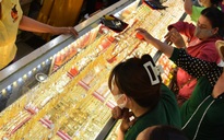 Giá vàng hôm nay 30-12: Đột ngột giảm rất sâu