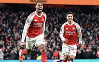 Arsenal thắng "4 sao" trước Aston Villa, vô địch lượt đi Ngoại hạng