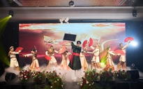 Phan Đinh Tùng đón tuổi 50 ra sao?