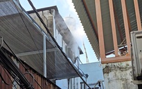 Cháy nhà 2 tầng ở TPHCM lúc sáng sớm, 1 người tử vong