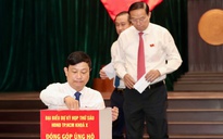 Đại biểu HĐND TPHCM đóng góp ủng hộ đồng bào bị thiệt hại do bão lũ