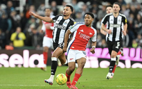 Thắng thuyết phục Arsenal, Newcastle giành vé chung kết League Cup