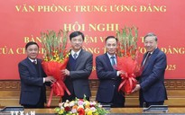 Bàn giao nhiệm vụ Chánh Văn phòng Trung ương giữa 2 ông Nguyễn Duy Ngọc và Lê Hoài Trung