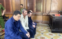 Sau khi gọi cho mẹ, kẻ gây án vượt biên giới về TP HCM đầu thú