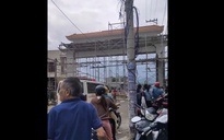 Sập giàn giáo, 5 người bị thương