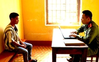 Chồng đổ xăng đốt vợ vì bị gọi dậy lúc đang ngủ