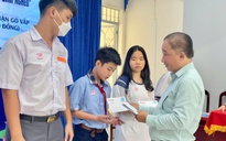 Báo Người Lao Động trao 23 suất hỗ trợ học tập tại Gò Vấp