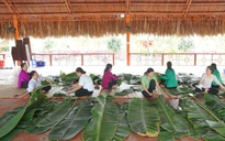 Cần Thơ: Nấu chiếc bánh chưng nặng gần 1,6 tấn làm lễ Giỗ tổ Hùng Vương