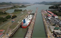 Tổng thống Donald Trump lại gây tranh cãi về kênh đào Panama và Suez