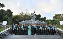 Trên quê hương chị Sứ anh hùng