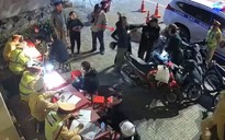 Vi phạm nồng độ cồn, cầm kéo đâm 2 CSCĐ bị thương