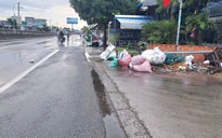 Dân khốn khổ vì rác, xe thu gom bận... đăng kiểm!