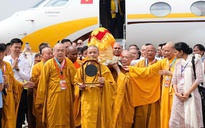 Cung rước xá lợi Đức Phật từ sân bay Nội Bài về chùa Quán Sứ