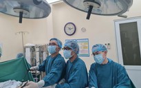 Căn bệnh gây sụp mi mắt, nhìn mờ khiến chàng trai 27 tuổi phải cắt tuyến ức