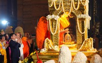 Người dân đổ về chùa Tam Chúc chiêm bái xá lợi Đức Phật