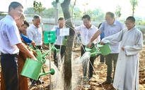 TP HCM trồng cây đời đời nhớ Bác