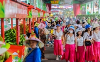 Livestream bán hàng nông sản tại Lễ hội trái cây Nam Bộ 2025